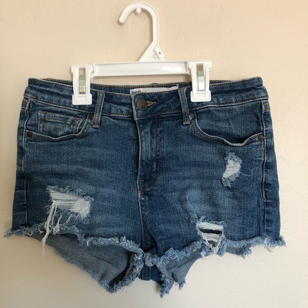 RSQ Venice Mid Rise distressed shorts 1/25w
